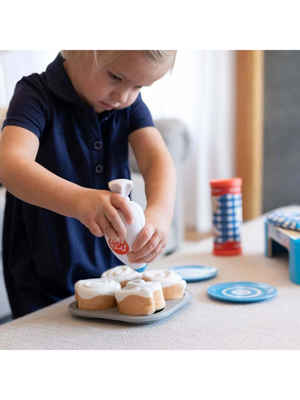 Pretendables Cinnamon Roll Set