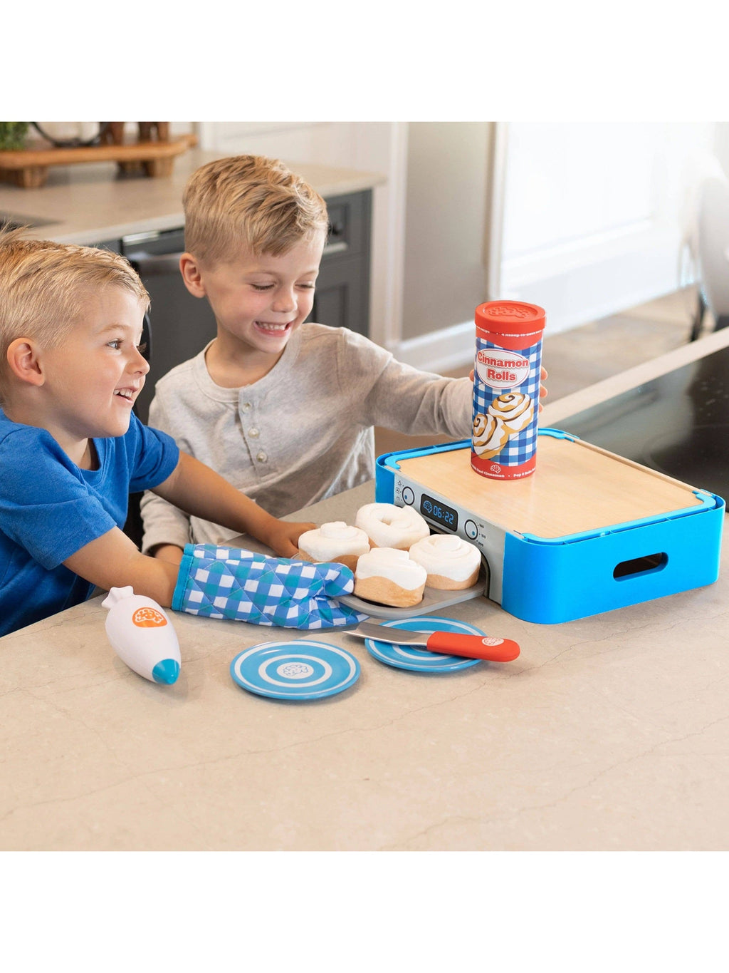 Pretendables Cinnamon Roll Set